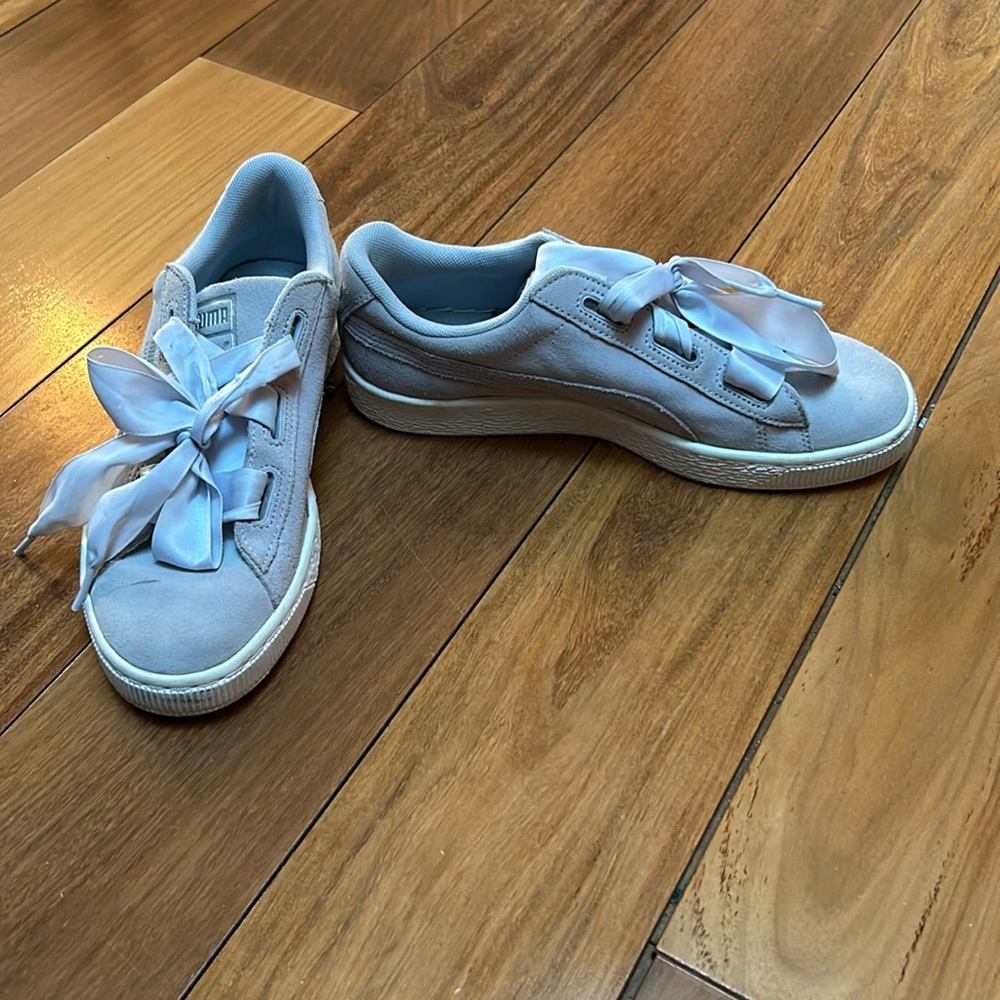 Puma sneakers with ribbon laces